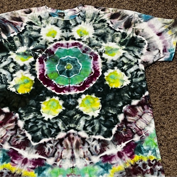 Handmade Tie Dyed shirt - Picture 7 of 8